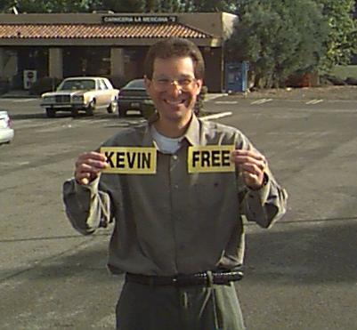 Free-Kevin-Mitnick.jpg