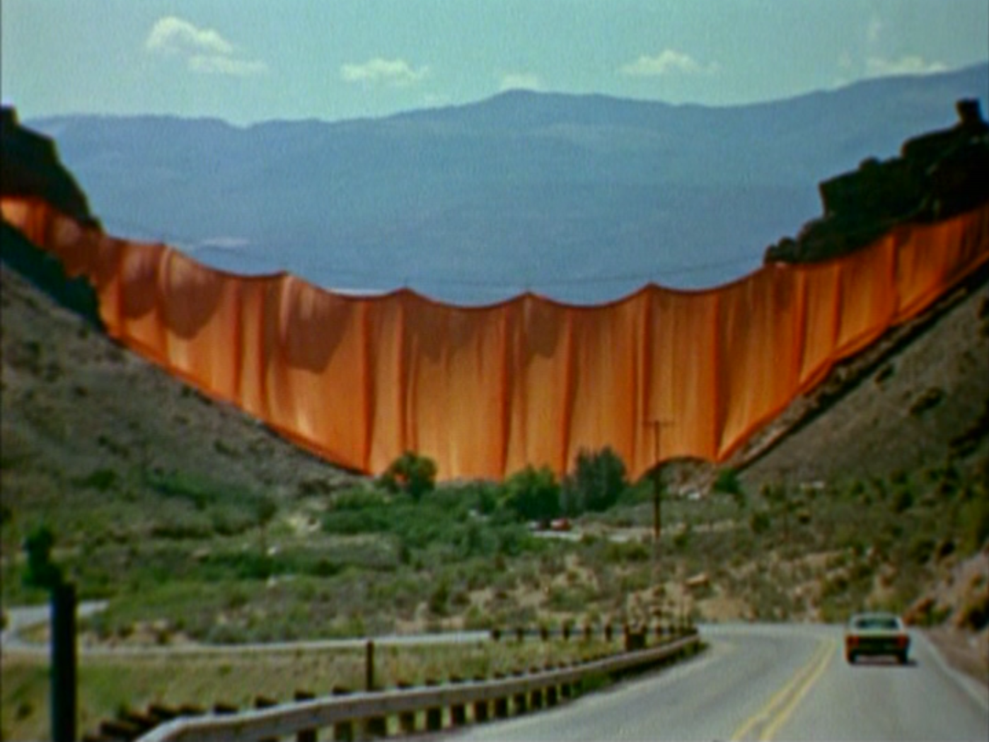 Christo's Valley Curtain | Film Review - Dinca