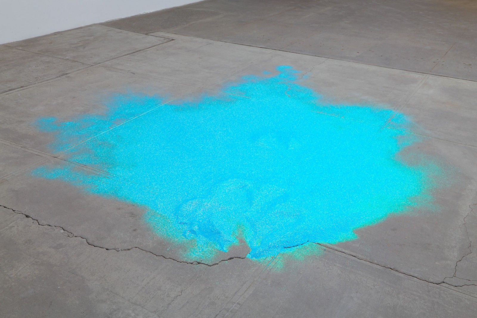 Untitled-blue-glitter-Ann-Veronica-Janssens-2015